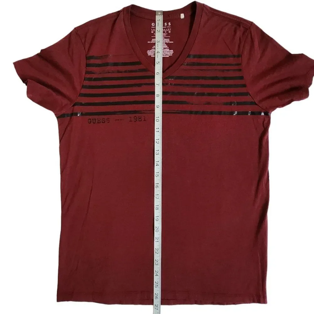 Guess burgundy red black v neck short sleeve t shirt sz M - Picture 10 of 11